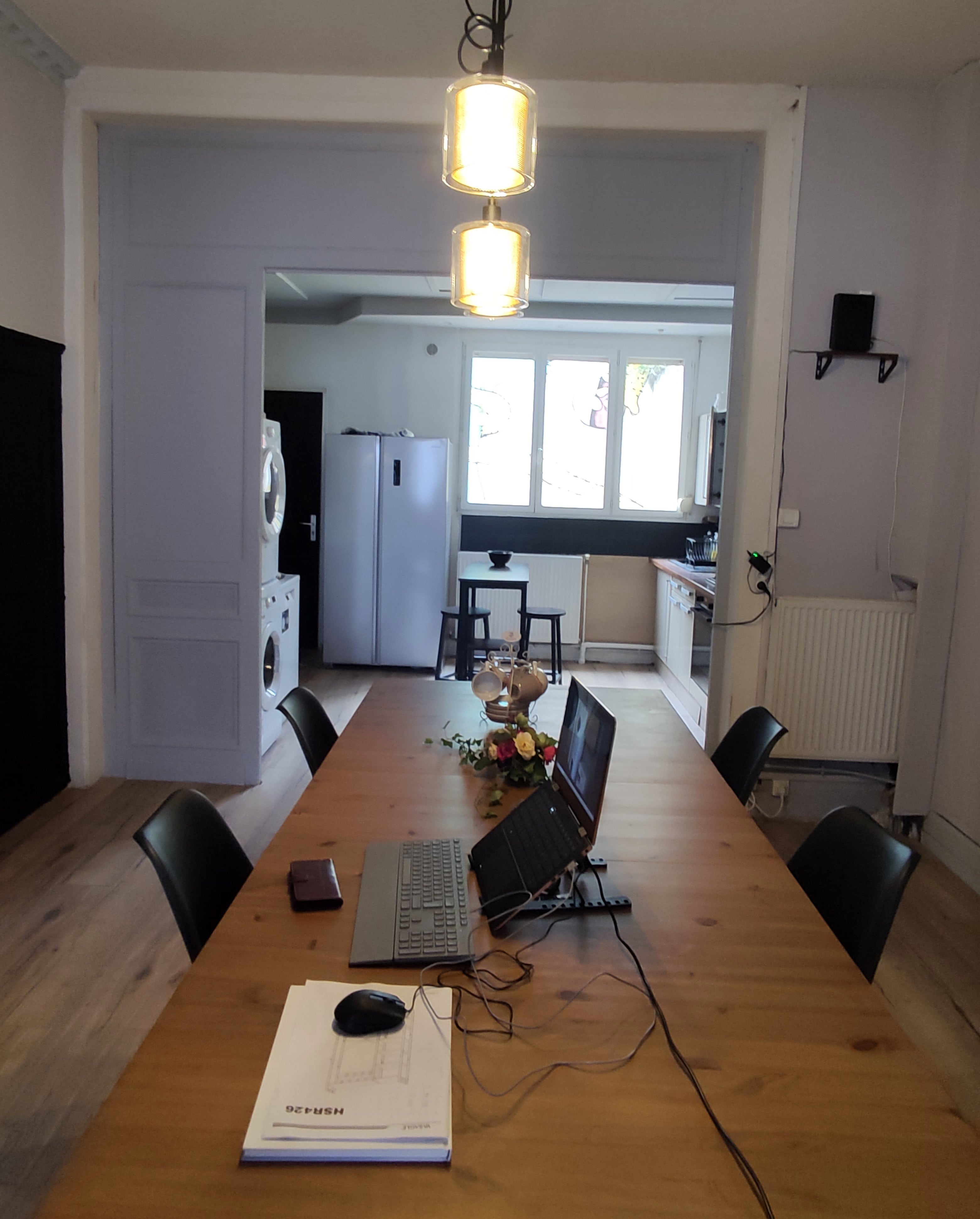 vue de la salle a manger à partir du salon